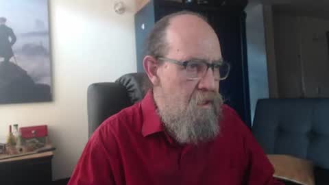 Snapshot of uncle_hottiecb chatting on 5, 7, 2026 Uncle Hottie online show from 5, 7, 2026