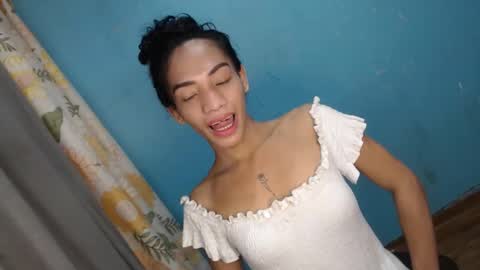 Snapshot of uncut_queen chatting on 15, 10, 2025 LOVELY JANE online show from 15, 10, 2025