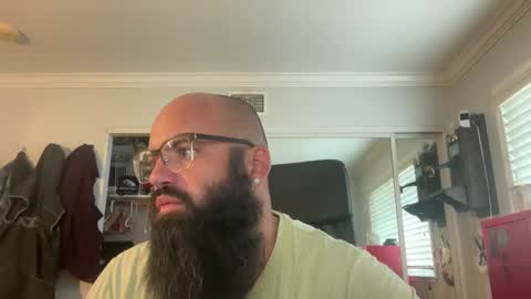 Snapshot of uncutbeard129840 chatting on 8, 6, 2026 uncutbeard129840 online show from 8, 6, 2026