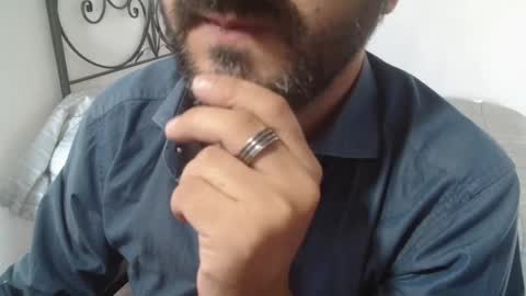 Snapshot of under_thedesk chatting on 1, 10, 2025 Giov online show from 1, 10, 2025