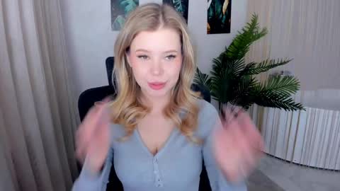 Snapshot of unforgettablalice chatting on 22, 4, 2026 Alice online show from 22, 4, 2026
