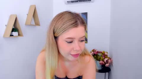 Snapshot of unforgettablalice chatting on 16, 5, 2026 Alice online show from 16, 5, 2026