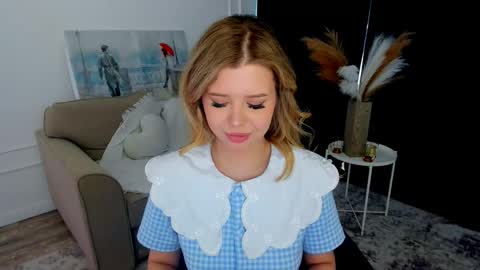 Snapshot of unforgettablalice chatting on 27, 5, 2026 Alice online show from 27, 5, 2026