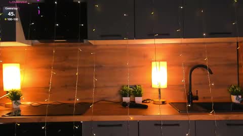 Im online every day 1700 GMT-4 online show from 13, 2, 2025