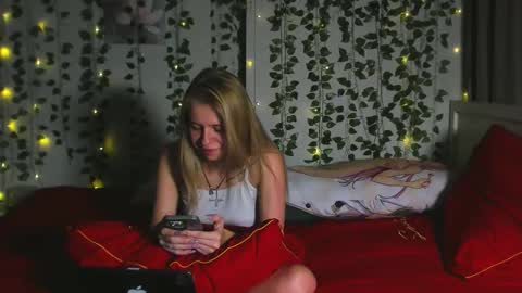 Im online every day 1700 GMT-4 online show from 20, 10, 2025