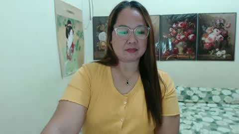 Snapshot of unforgettable_roxy chatting on 3, 3, 2025 Roxanne online show from 3, 3, 2025