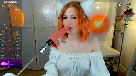Snapshot of unicent chatting on 1, 1, 2025 Call me Mira thumbs up its make me happy online show from 1, 1, 2025