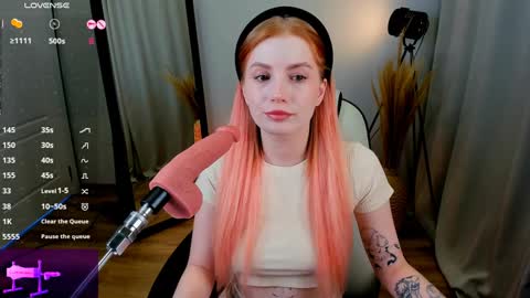 Snapshot of unicent chatting on 25, 1, 2025 Call me Mira thumbs up its make me happy online show from 25, 1, 2025