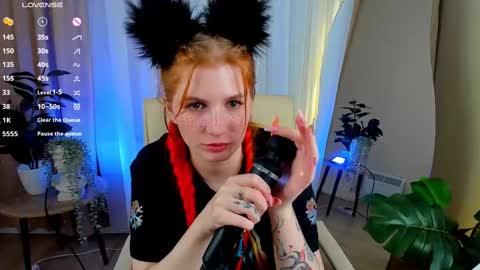 Snapshot of unicent chatting on 24, 2, 2025 Call me Mira thumbs up its make me happy online show from 24, 2, 2025