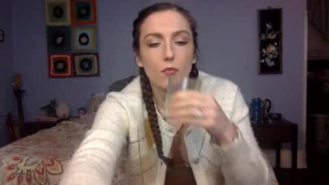 Lola Moonstone online show from 11, 11, 2025