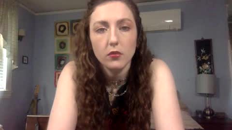 Lola Moonstone online show from 13, 3, 2026