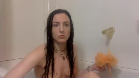 Lola Moonstone online show from 19, 4, 2026