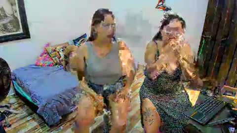 Snapshot of until_wet chatting on 15, 11, 2025 Kary and jhoa online show from 15, 11, 2025