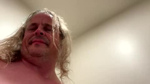 Snapshot of uptimeb4downtime chatting on 15, 10, 2025 Just 4 Fun online show from 15, 10, 2025