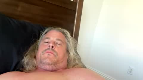 Snapshot of uptimeb4downtime chatting on 18, 10, 2025 Just 4 Fun online show from 18, 10, 2025