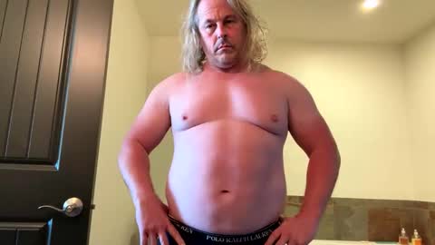 Snapshot of uptimeb4downtime chatting on 2, 11, 2025 Just 4 Fun online show from 2, 11, 2025