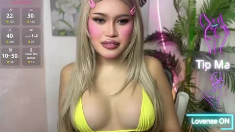 Snapshot of ur_bombshellpatty chatting on 4, 5, 2026 ur_bombshellpatty online show from 4, 5, 2026