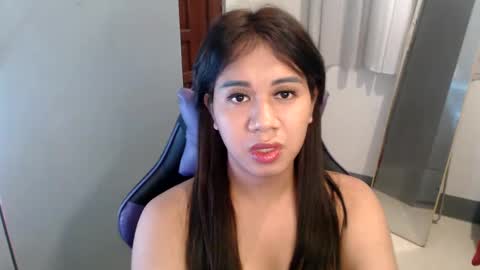 Snapshot of ur_cutiesthotasianxx chatting on 23, 12, 2024 Vee online show from 23, 12, 2024