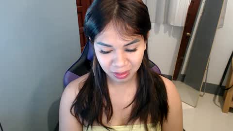 Snapshot of ur_cutiesthotasianxx chatting on 27, 12, 2024 Vee online show from 27, 12, 2024