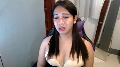 Snapshot of ur_cutiesthotasianxx chatting on 27, 12, 2024 Vee online show from 27, 12, 2024