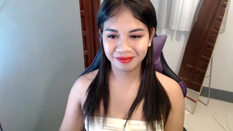 Snapshot of ur_cutiesthotasianxx chatting on 30, 12, 2024 Vee online show from 30, 12, 2024
