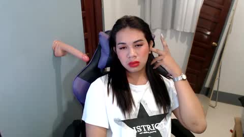 Snapshot of ur_cutiesthotasianxx chatting on 1, 1, 2025 Vee online show from 1, 1, 2025