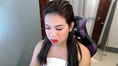 Snapshot of ur_cutiesthotasianxx chatting on 3, 1, 2025 Vee online show from 3, 1, 2025