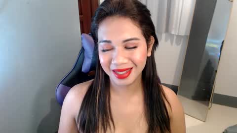 Snapshot of ur_cutiesthotasianxx chatting on 3, 1, 2025 Vee online show from 3, 1, 2025