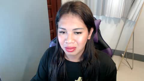 Snapshot of ur_cutiesthotasianxx chatting on 11, 1, 2025 Vee online show from 11, 1, 2025