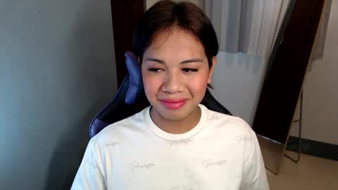 Snapshot of ur_cutiesthotasianxx chatting on 13, 1, 2025 Vee online show from 13, 1, 2025