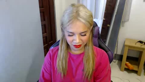 Snapshot of ur_cutiesthotasianxx chatting on 19, 1, 2025 Vee online show from 19, 1, 2025