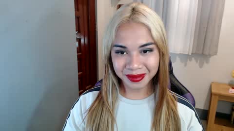 Snapshot of ur_cutiesthotasianxx chatting on 1, 2, 2025 Vee online show from 1, 2, 2025