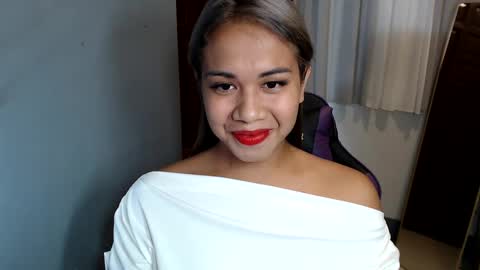 Snapshot of ur_cutiesthotasianxx chatting on 2, 2, 2025 Vee online show from 2, 2, 2025