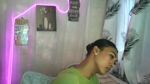 ur_dazzlingmorenaxx online show from 14, 4, 2026