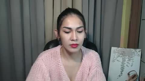 ItsUrsElla online show from 30, 1, 2025