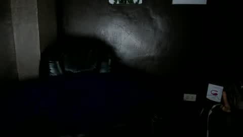 ItsUrsElla online show from 17, 2, 2025