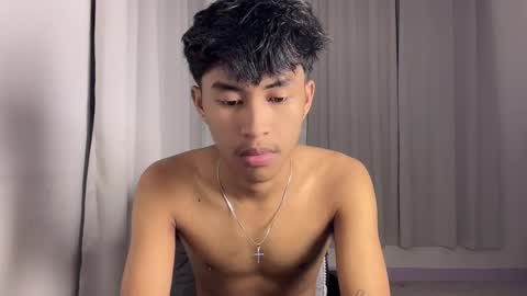 ur_fuckerbttm online show from 24, 11, 2025