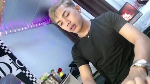 ur_shan21 online show from 12, 7, 2026
