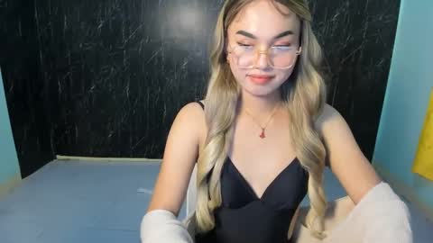 Snapshot of urasian_kat chatting on 10, 3, 2025 urasian_kat online show from 10, 3, 2025