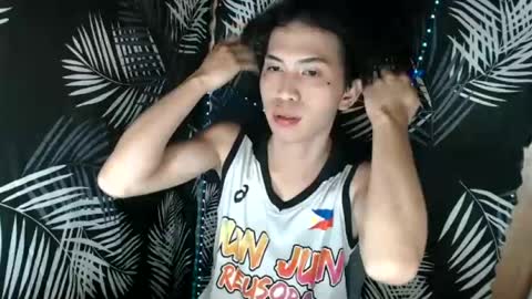 urasiantwinkx online show from 29, 6, 2026