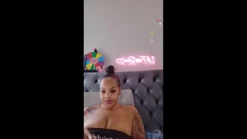 urfaveriri online show from 10, 11, 2025