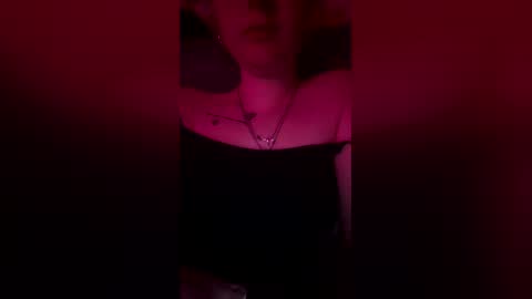 urfavvbrunette18 online show from 29, 4, 2026