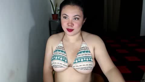 Snapshot of urgirl_elisse chatting on 2, 12, 2025 ELISSE online show from 2, 12, 2025