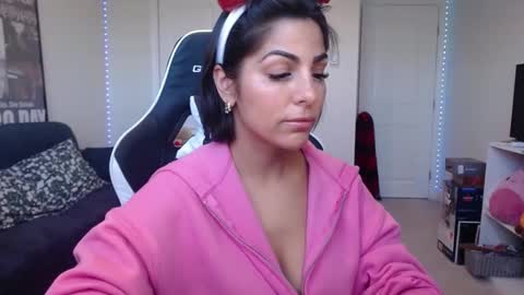 Snapshot of urgoddessmarla chatting on 18, 12, 2025 Goddess Marla online show from 18, 12, 2025