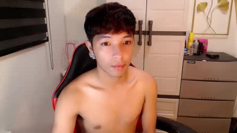 Snapshot of urhotethanxx chatting on 3, 3, 2026 Ethan online show from 3, 3, 2026