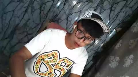 urhotfucker_fred online show from 15, 4, 2026