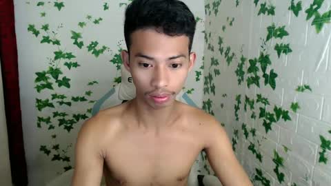 Snapshot of urhotfuckingass chatting on 28, 12, 2024 richard online show from 28, 12, 2024
