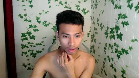 Snapshot of urhotfuckingass chatting on 29, 12, 2024 richard online show from 29, 12, 2024