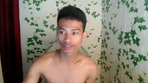 Snapshot of urhotfuckingass chatting on 30, 12, 2024 richard online show from 30, 12, 2024