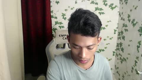 Snapshot of urhotfuckingass chatting on 28, 1, 2025 richard online show from 28, 1, 2025